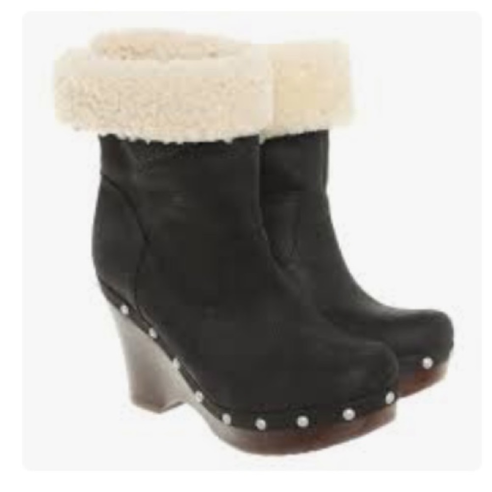 UGG Carnegie Nubuck Leather Wedge Clog Heel Black Ankle Boot Size 11 Shearling